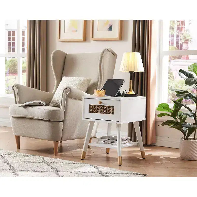 Table d'appoint rétro avec prises, ports USB et tiroir de rangement