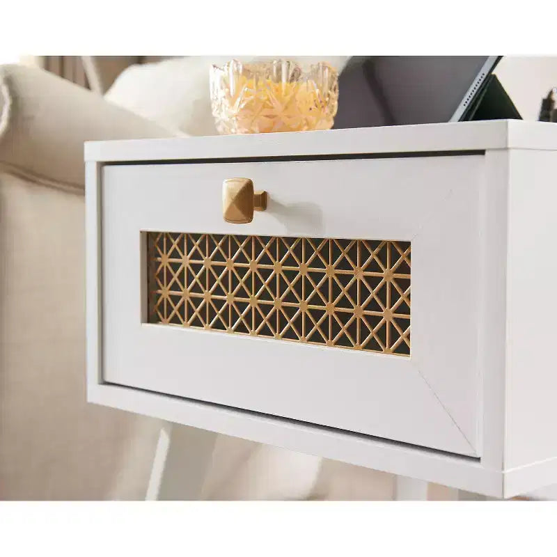 Table d'appoint rétro avec prises, ports USB et tiroir de rangement
