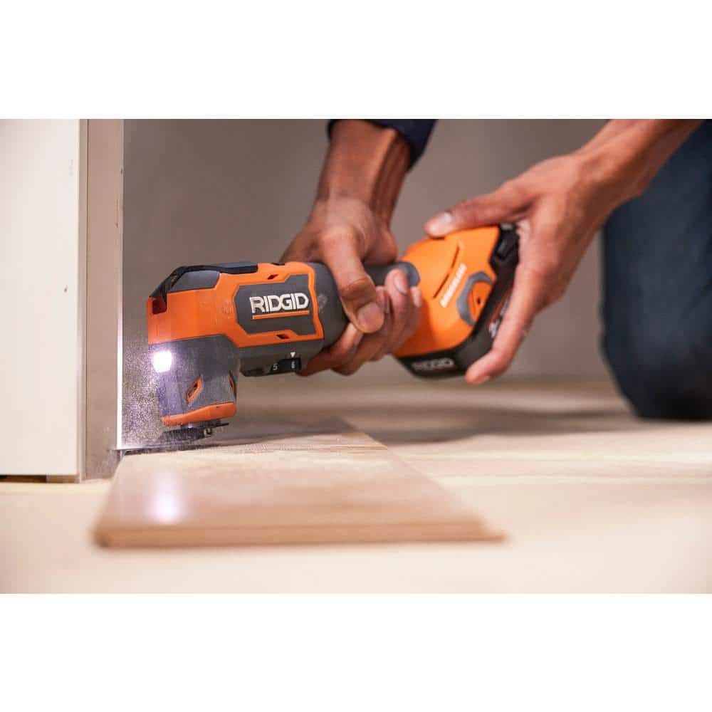 18V Brushless Cordless Oscillating Multi-Tool with (2) 4.0 Ah Batteries, 18V Charger, and Bag R86240B-AC93044SBN