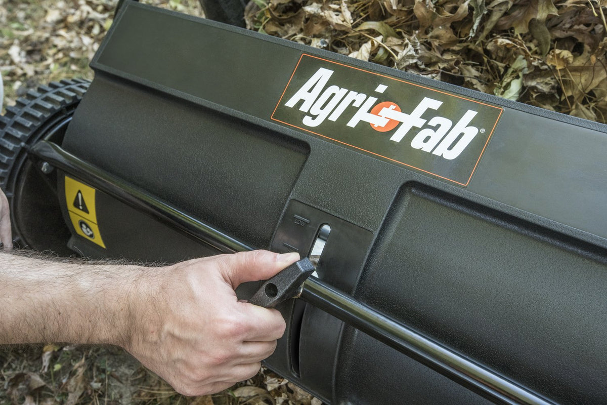 Agri Fab 45 0218 26 Inch Push Sweeper