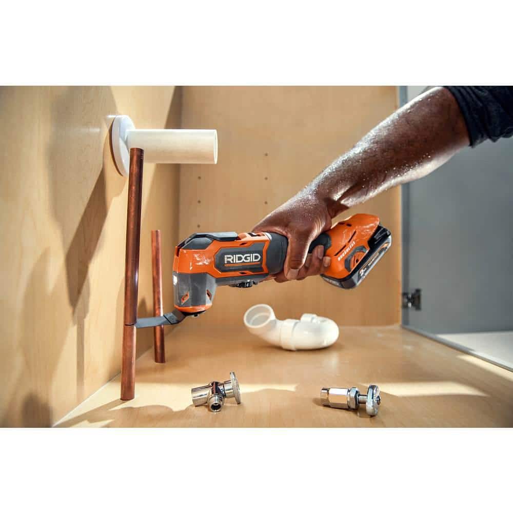 18V Brushless Cordless Oscillating Multi-Tool with (2) 4.0 Ah Batteries, 18V Charger, and Bag R86240B-AC93044SBN